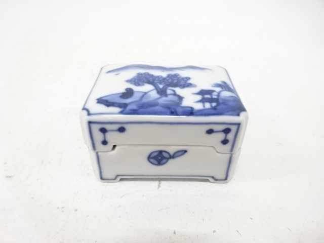 JAPANESE TEA CEREMONY / KOGO INCENSE CONTAINER / BLUE & WHITE (PORCELAIN) / SCENERY / ARTISAN WORK